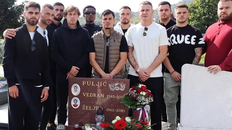 Igrači Sarajeva obišli grob Vedrana Puljića